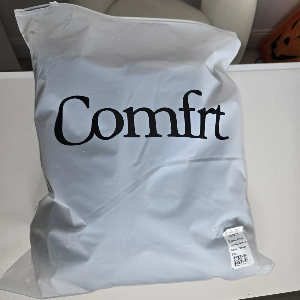 NEW COMFRT Black Sleeve Hoodie with Zipper Pocket. - Picture 9 of 9